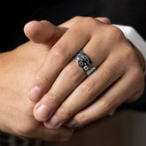 His Eyes Ring